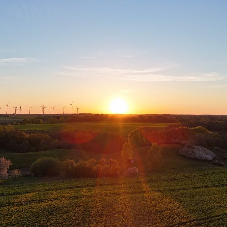 Vulpes Vision: Sonnenuntergang Drohnenaufnahme Sonnenuntergang